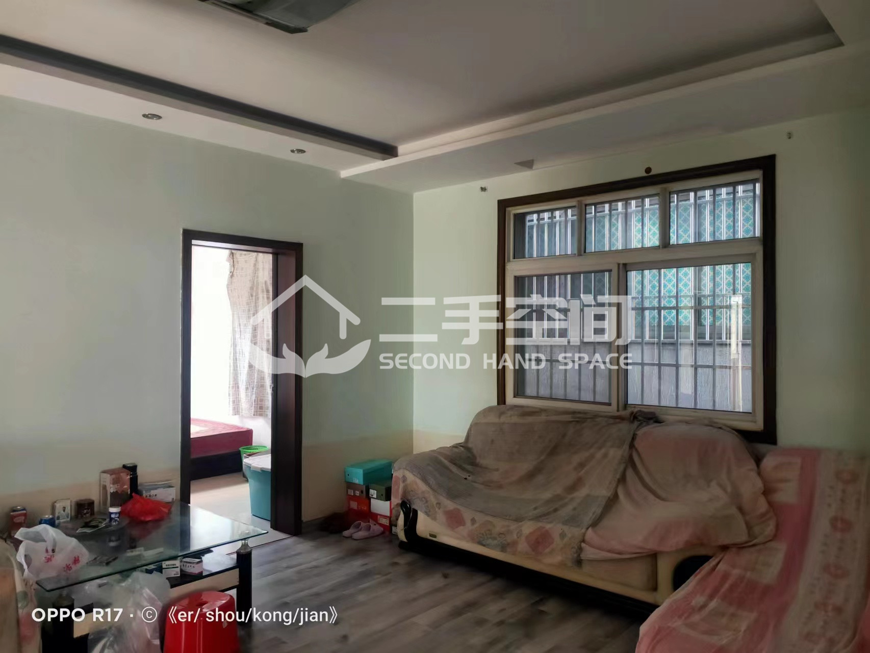 新中百背后，出租式4層私房，土地/建筑面積120?4，1/2/4層，每層1套1室1廳1廚1衛/1套2室1廳1廚1衛，共6套，3樓自住4室2廳2衛，有土地證，售價