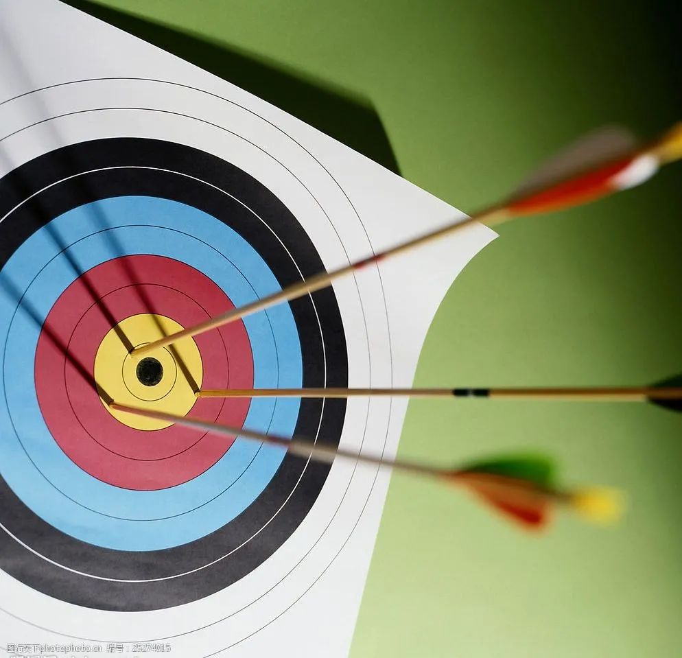 不言而谕瞄准,射击,命中靶心破空出击,一箭中的简直帅爆拉弦弯弓,屏息